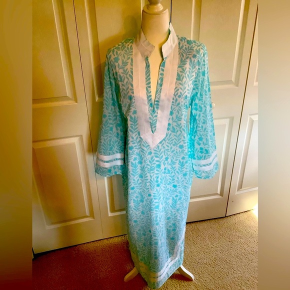 Sail to Sable Aqua and White Maxi Dress
NWT SIZE LARGE - Picture 1 of 2